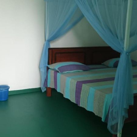 Lagoon Inn Hambantota Buitenkant foto