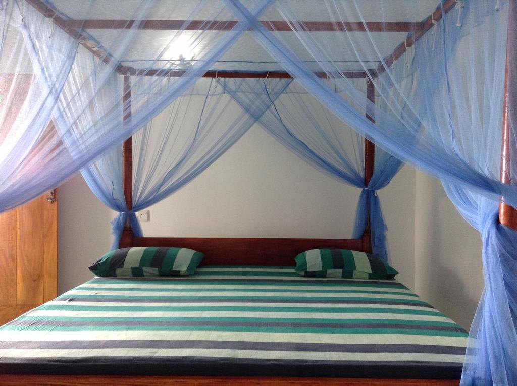 Lagoon Inn Hambantota Buitenkant foto