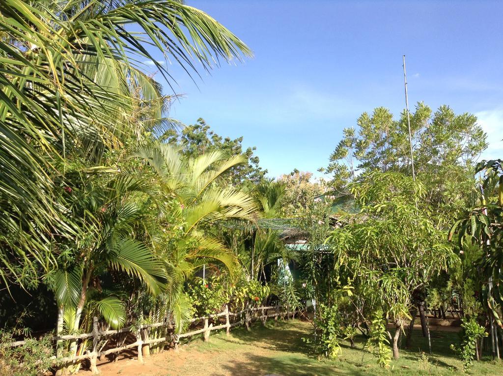 Lagoon Inn Hambantota Buitenkant foto