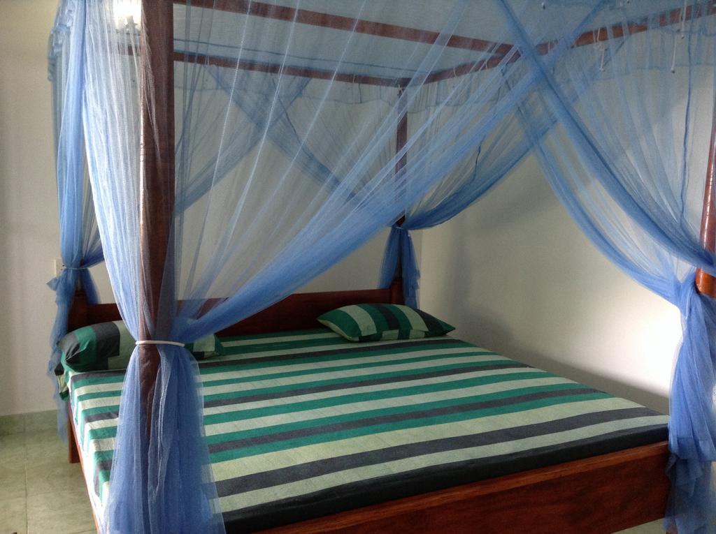 Lagoon Inn Hambantota Buitenkant foto