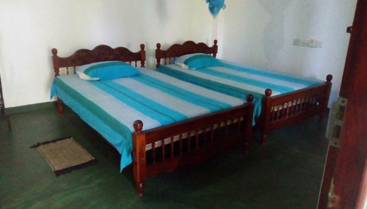 Lagoon Inn Hambantota Buitenkant foto