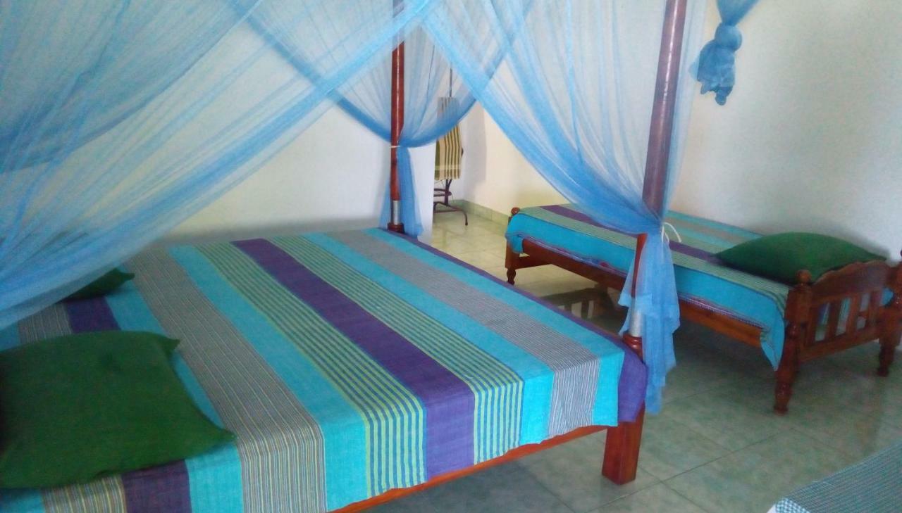 Lagoon Inn Hambantota Buitenkant foto