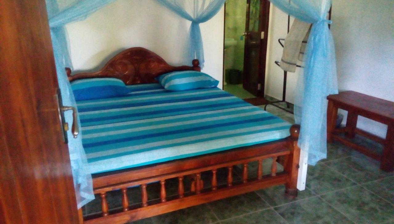 Lagoon Inn Hambantota Buitenkant foto
