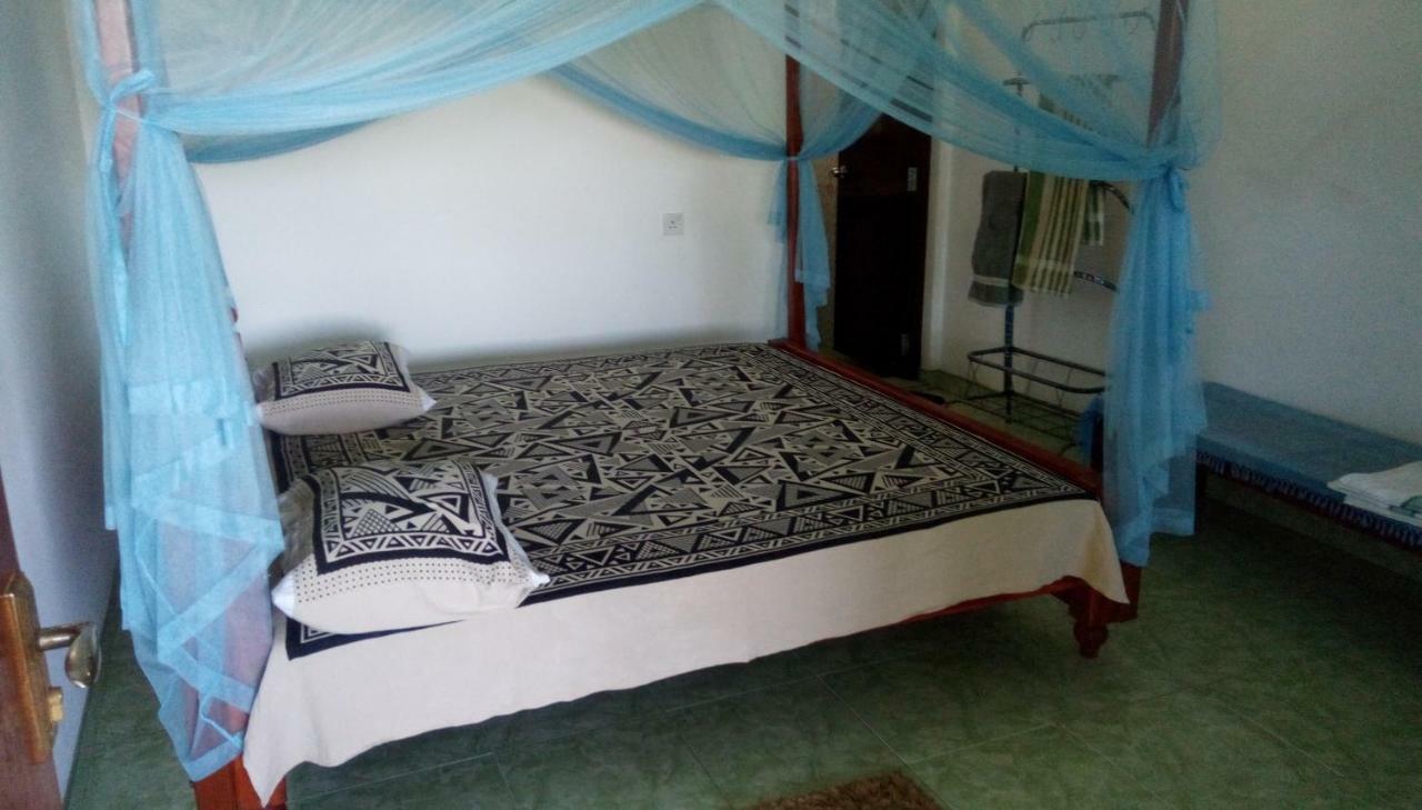 Lagoon Inn Hambantota Buitenkant foto